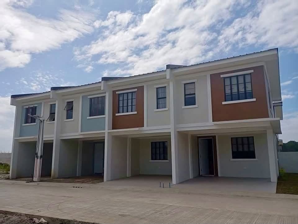 Ready for Occupancy Townhouse in Tanza, Cavite - Istana Tanza